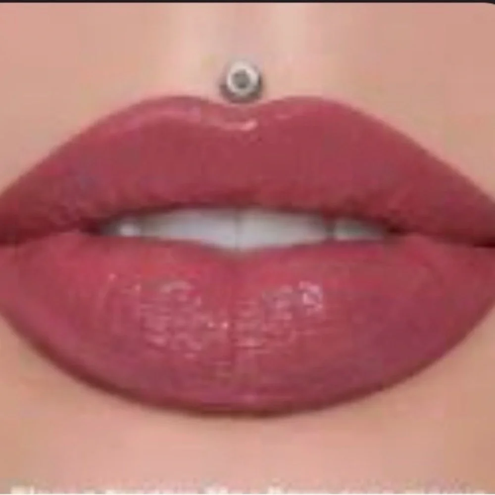 Jeffree Star PLEASE FORGIVE ME SUPREME GLOSS Lipstick in Deep Rose